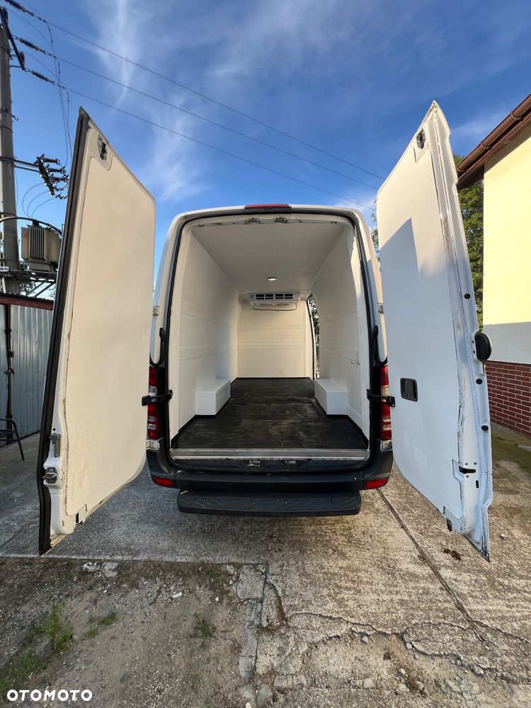 Mercedes-Benz Sprinter - 11