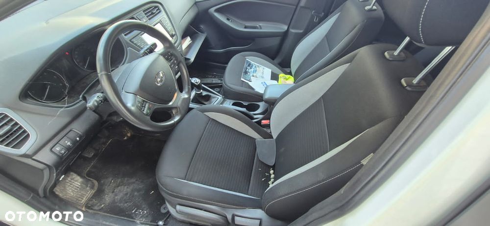 Hyundai i20 1.1 CRDi Comfort - 14
