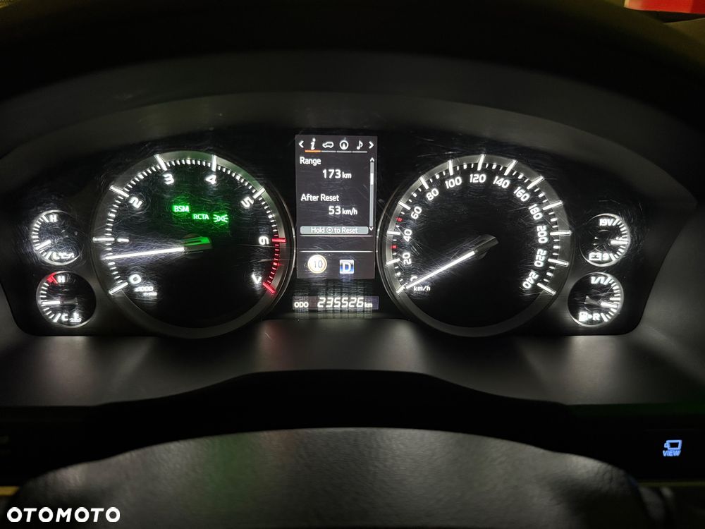 Toyota Land Cruiser LC 4.6 Limited 7os - 32