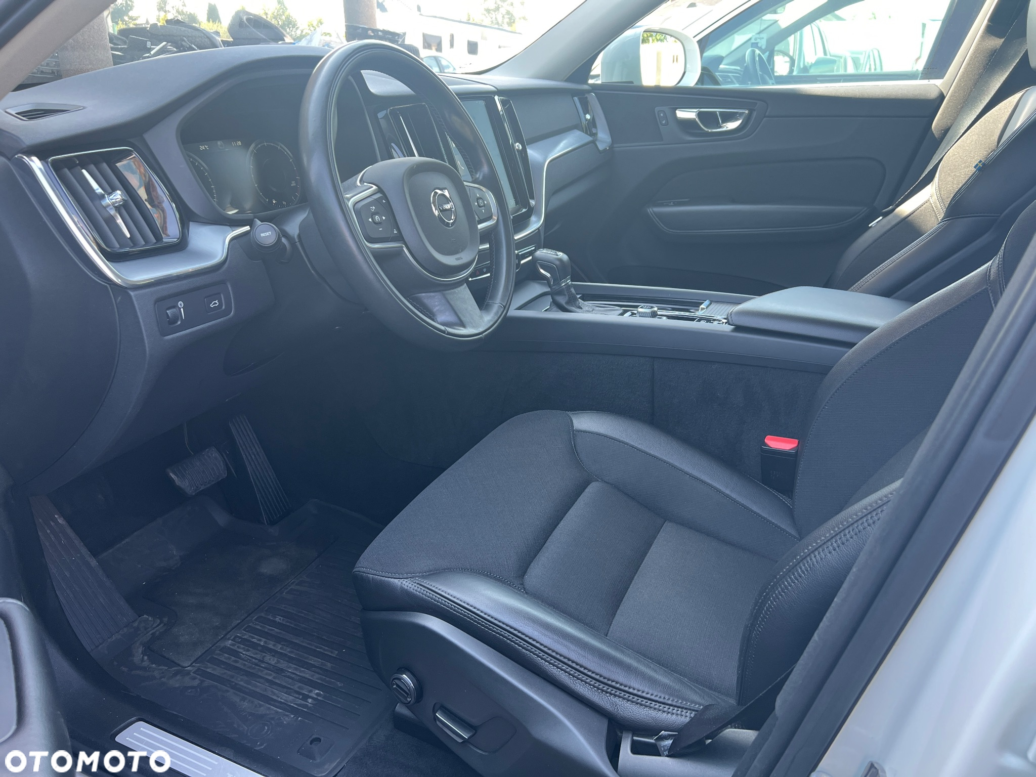 Volvo XC 60 T5 AWD Momentum - 24