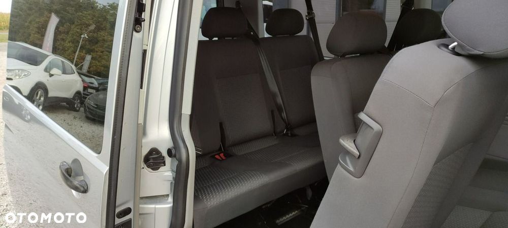 Volkswagen Caravelle - 27