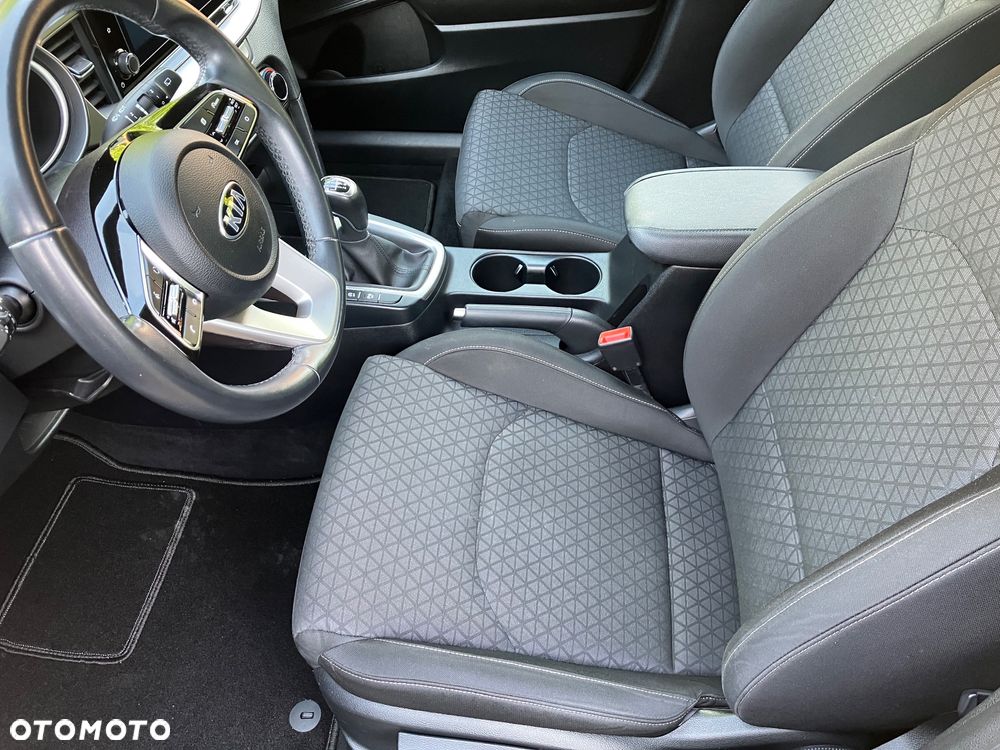 Kia Ceed 1.6 CRDi mHEV Business Line - 8