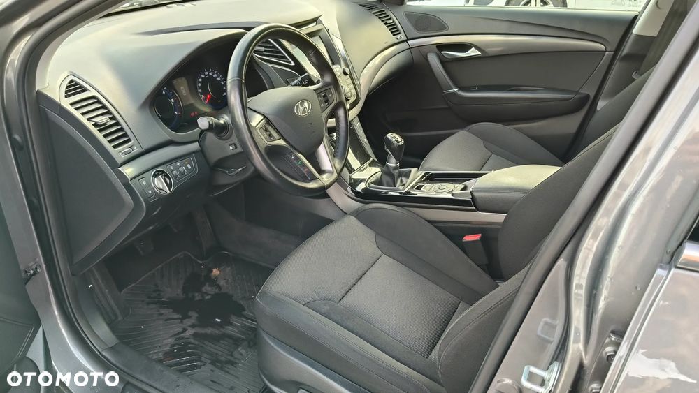 Hyundai i40 Kombi blue 1.6 CRDi Space - 12