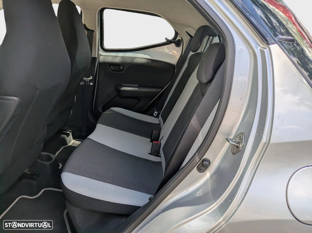 Toyota Aygo 1.0 X-Play - 14