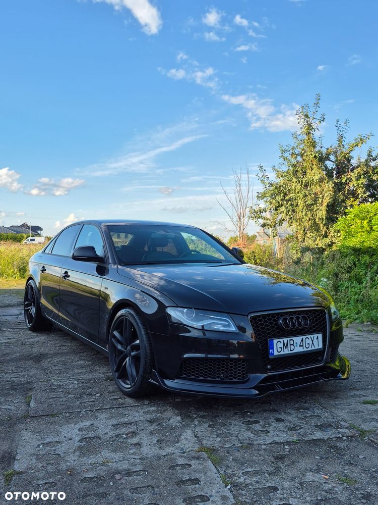 Audi A4 Limousine - 1