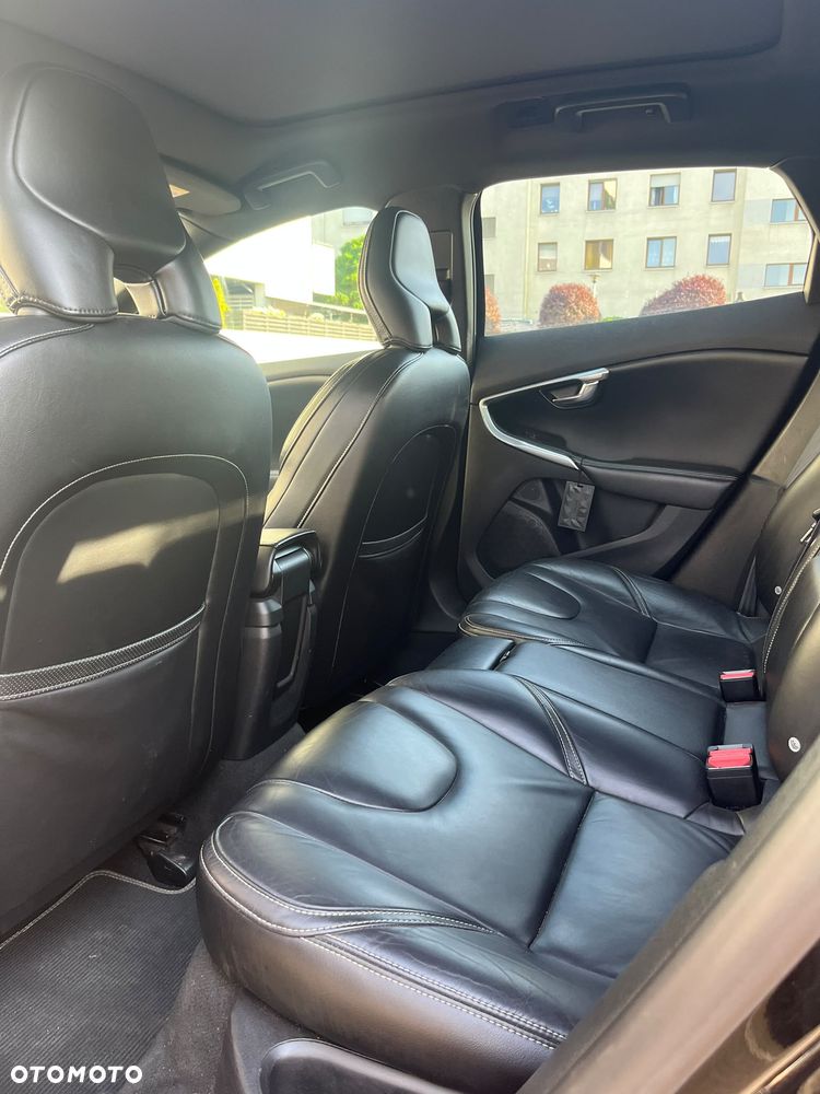 Volvo V40 D4 Drive-E R-Design Momentum - 10