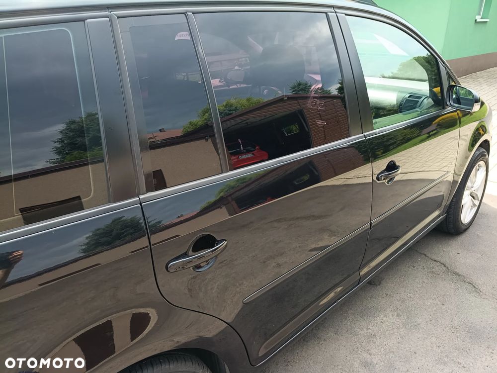 Volkswagen Touran 1.9 TDI Q-Line - 5