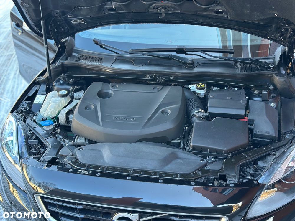 Volvo V40 D2 Drive-E R-Design Momentum - 27