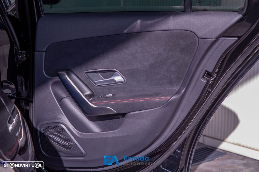 Mercedes-Benz A 250 e 8G-DCT AMG Line - 32