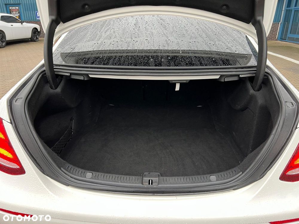 Mercedes-Benz Klasa E 220 d Business Edition 9G-TRONIC - 17