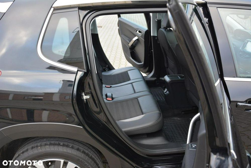 Peugeot 2008 1.2 Pure Tech GPF Allure S&S - 16