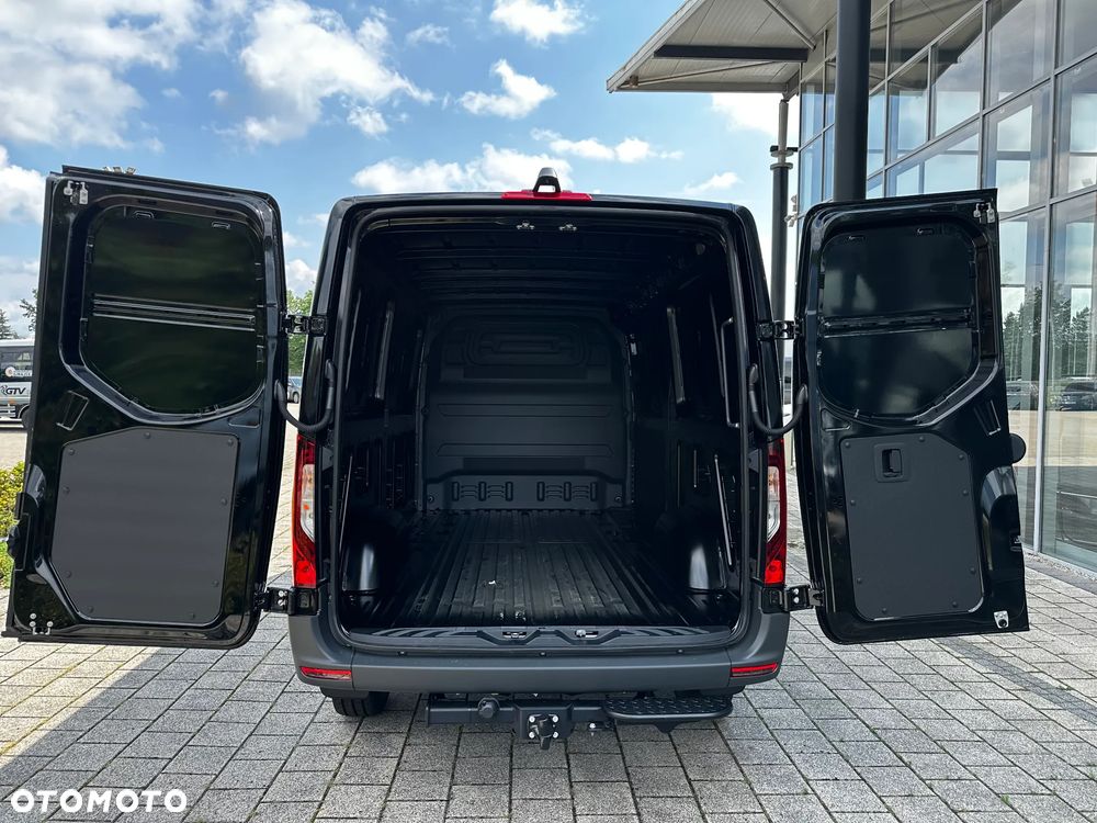 Mercedes-Benz Sprinter - 29