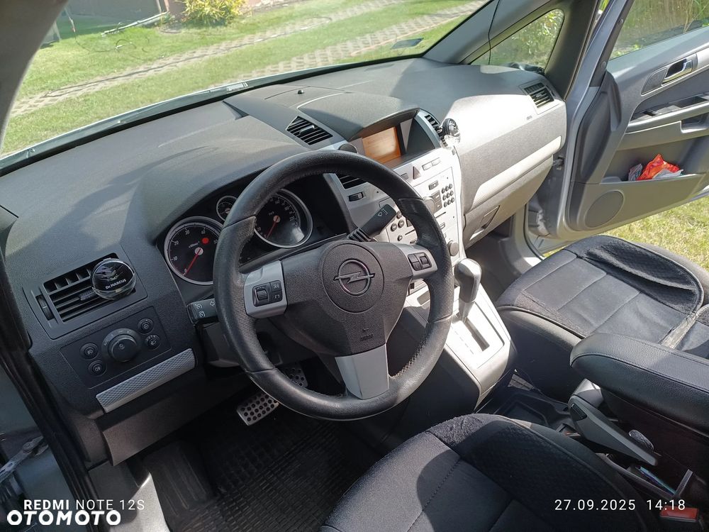 Opel Zafira - 15