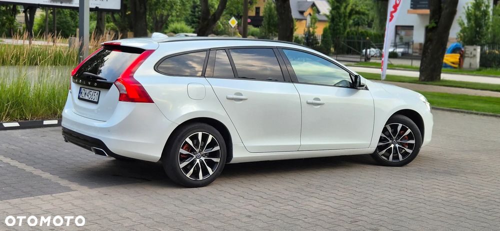 Volvo V60 D3 Momentum Core - 34