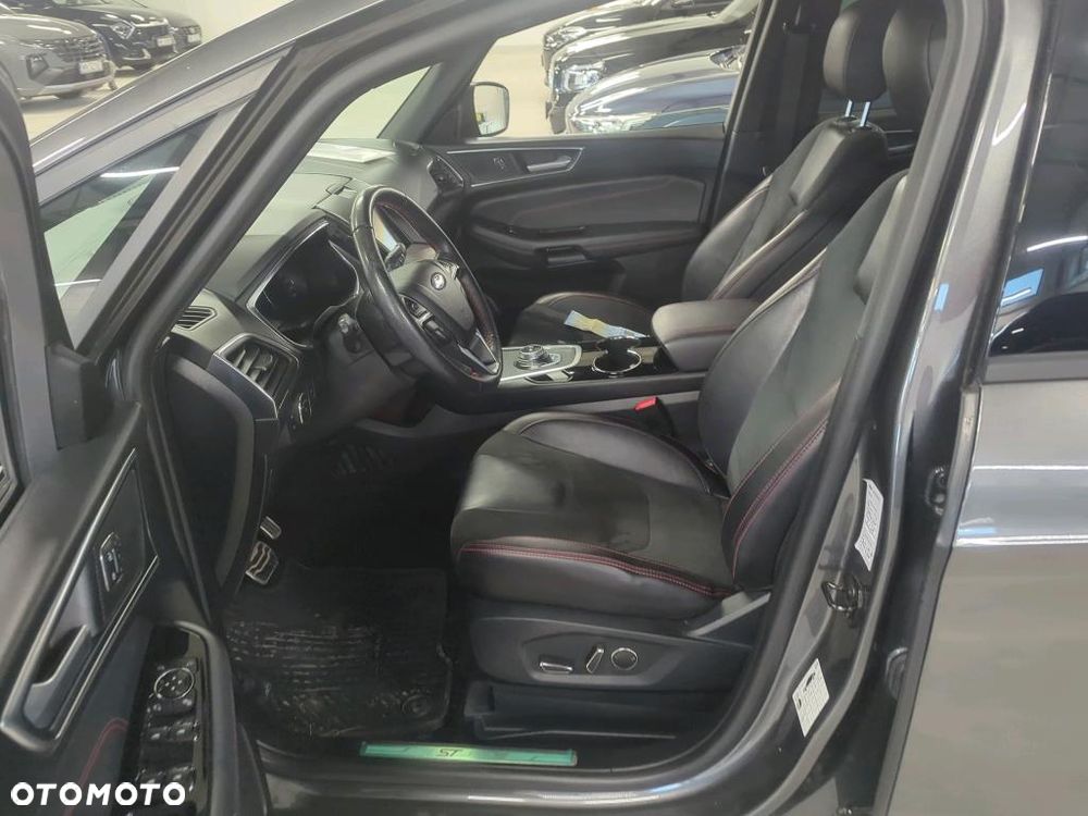 Ford S-Max - 11