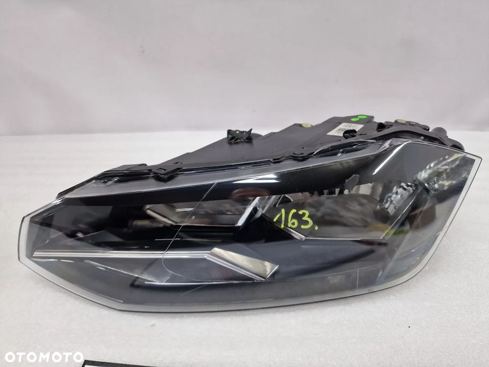 VW POLO 2G 17- LEWA ZWYKŁA LAMPA PRZEDNIA PRZÓD , NR 2G1941005 , NR AUKCJI LA163 - 1