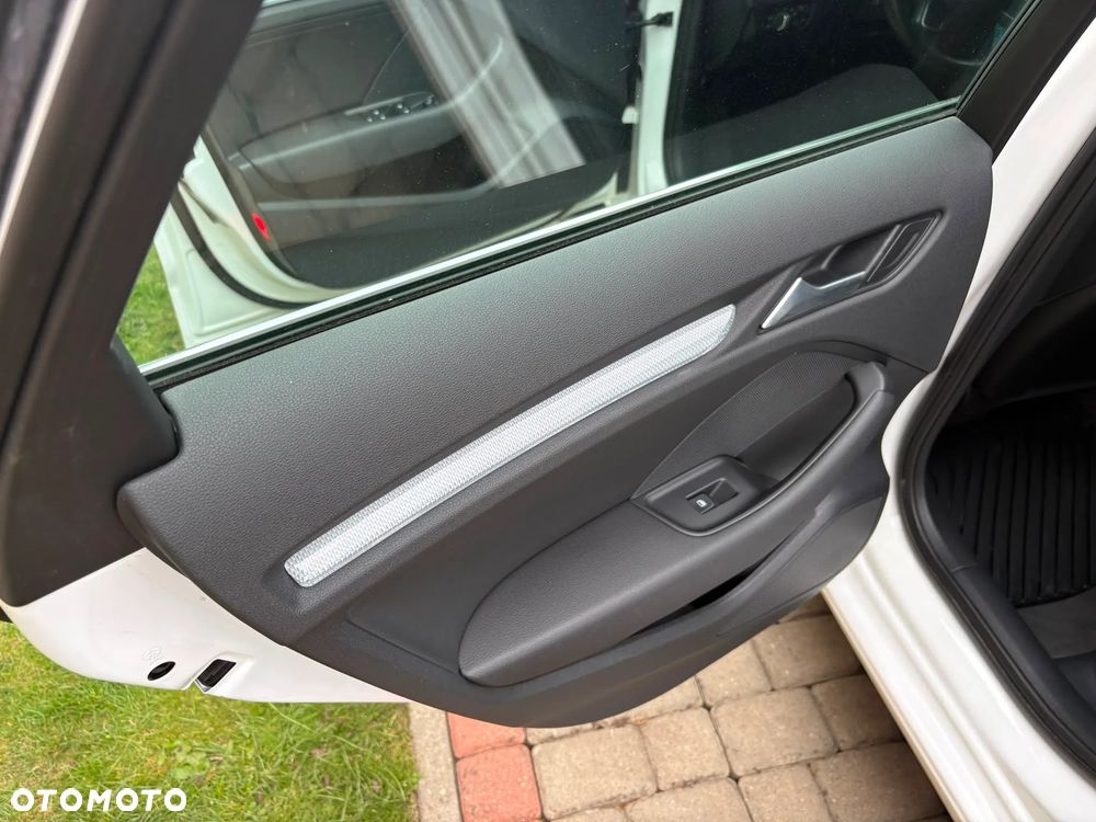 Audi A3 Sportback 1.2 TFSI S tronic Ambiente - 11