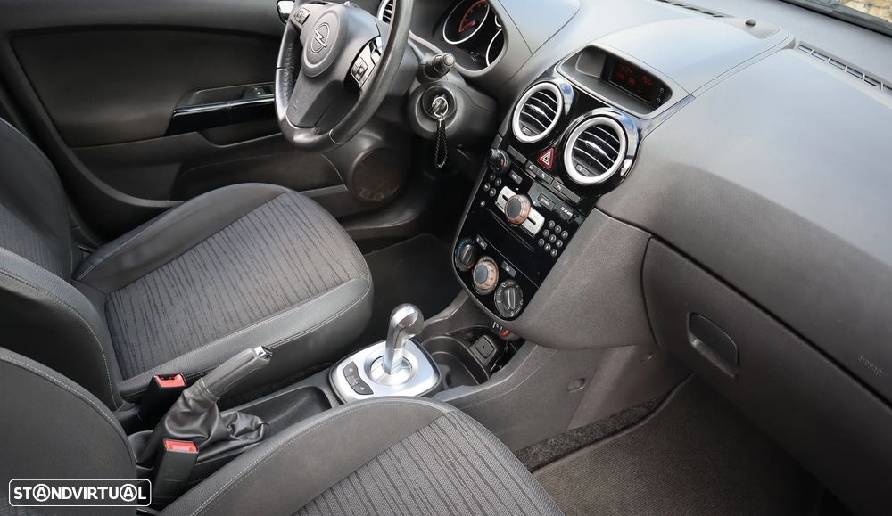 Opel Corsa 1.2 Cosmo 111 Easytronic - 20