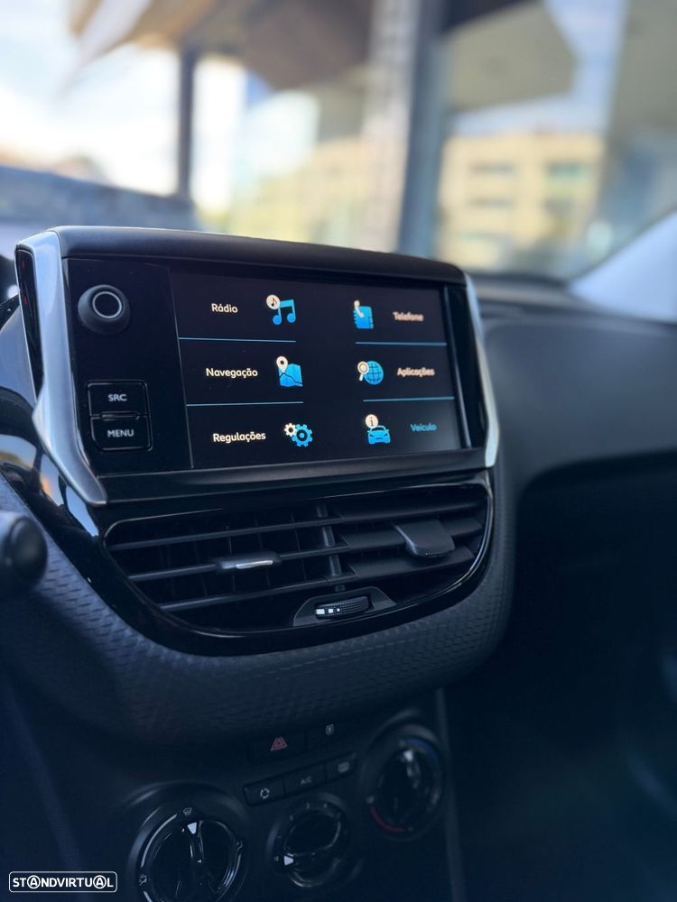 Peugeot 208 1.2 PureTech Allure - 23