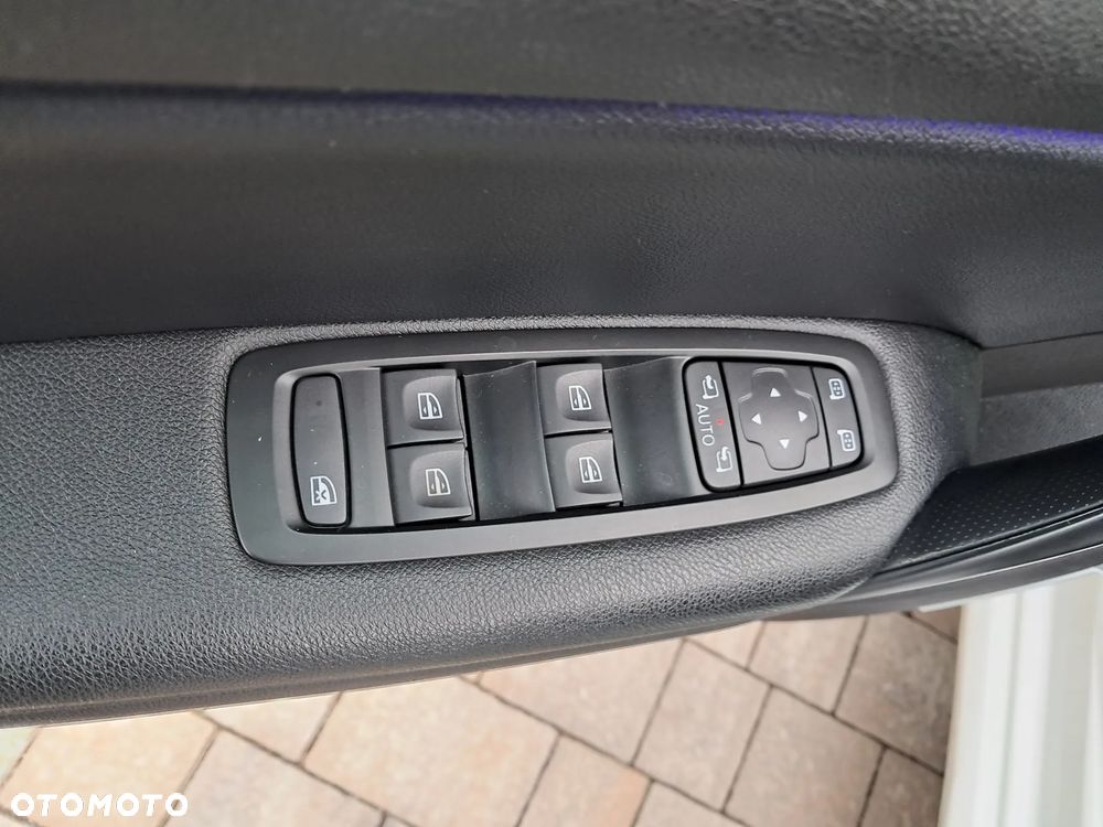 Renault Megane 1.7 Blue dCi Intens EDC - 9