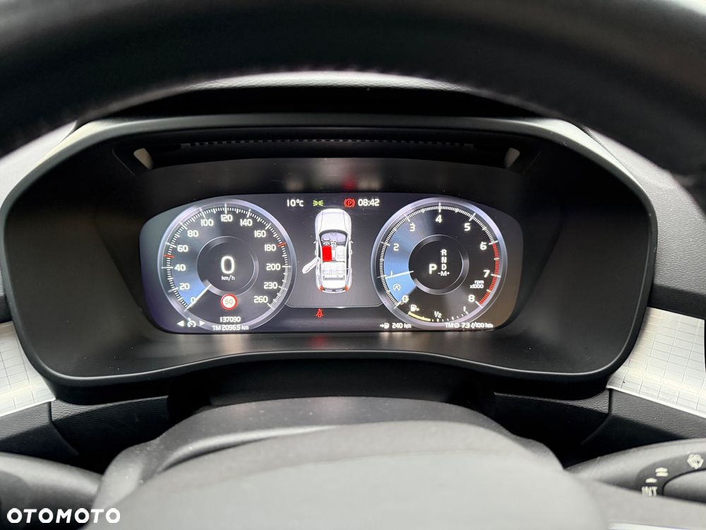 Volvo XC 40 T3 Geartronic Momentum Pro - 26
