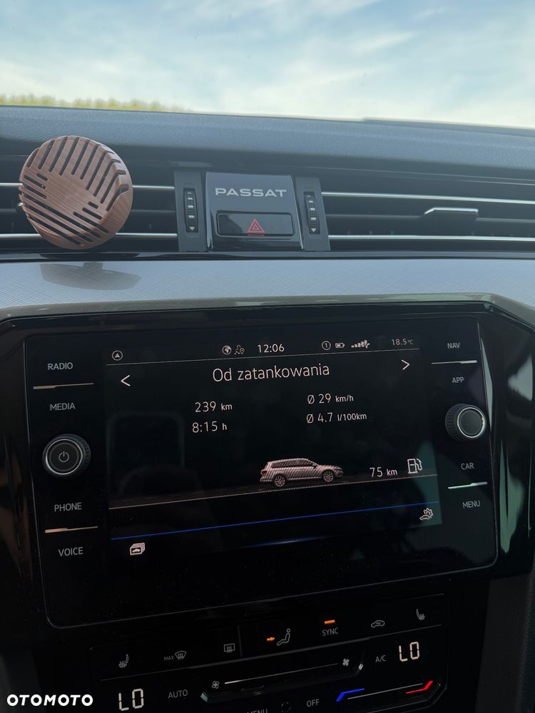 Volkswagen Passat 2.0 TDI SCR Style DSG - 29
