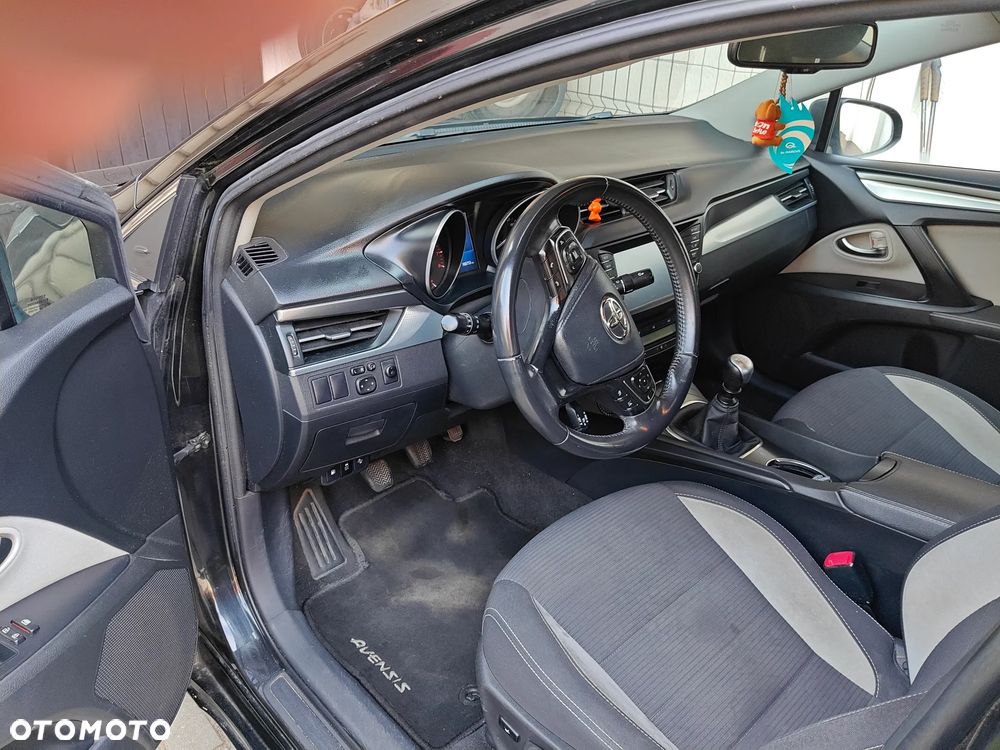 Toyota Avensis 1.8 Active - 10