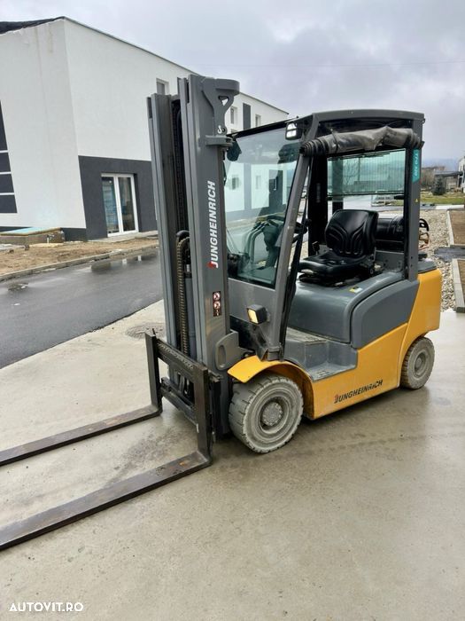 Jungheinrich TFG 320 - 5