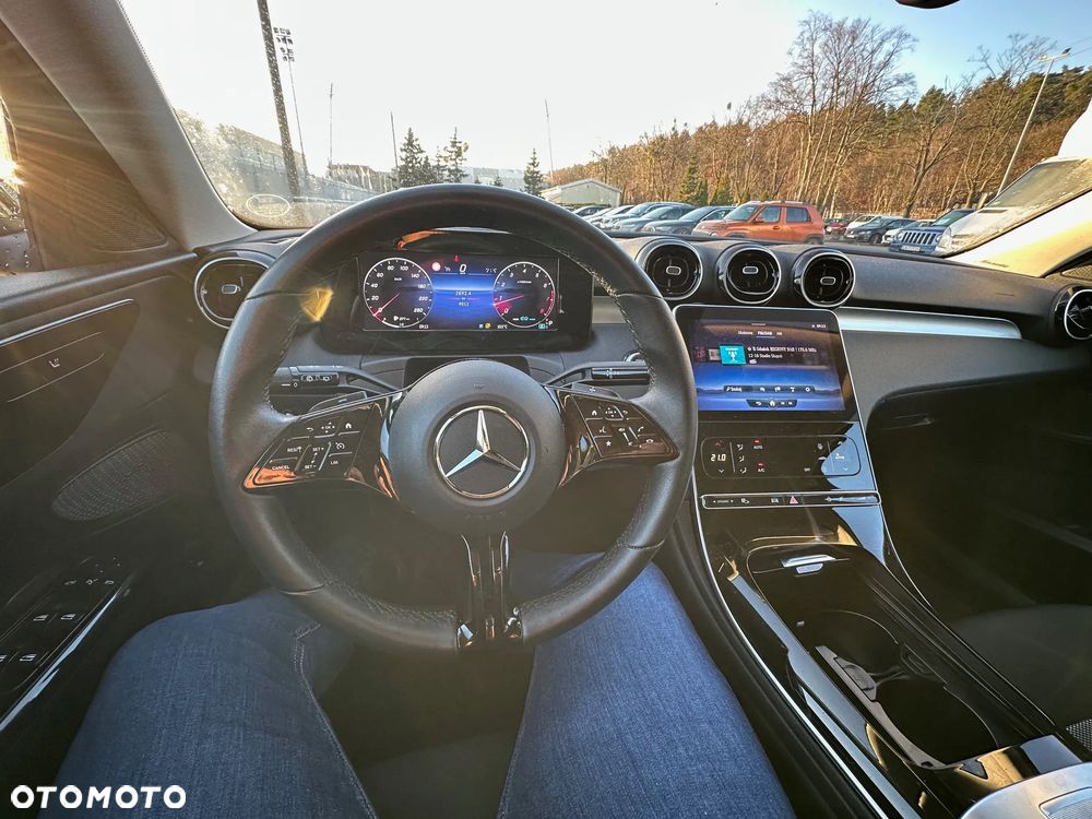 Mercedes-Benz Klasa C 180 9G-TRONIC - 13