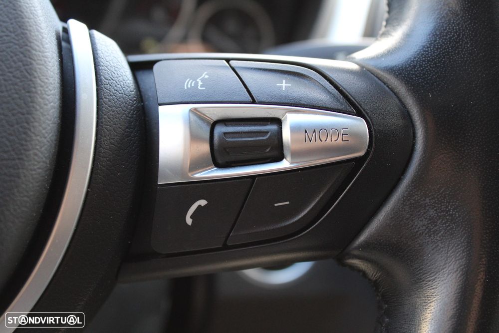 BMW 320 d Pack M - 12