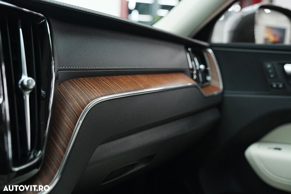 Volvo XC 60 B5 MHEV AWD Inscription - 37