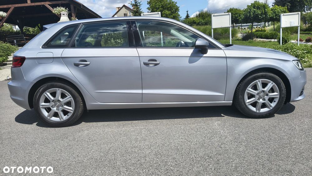 Audi A3 Sportback 2.0 TDI clean diesel Edycja specjalna - 4