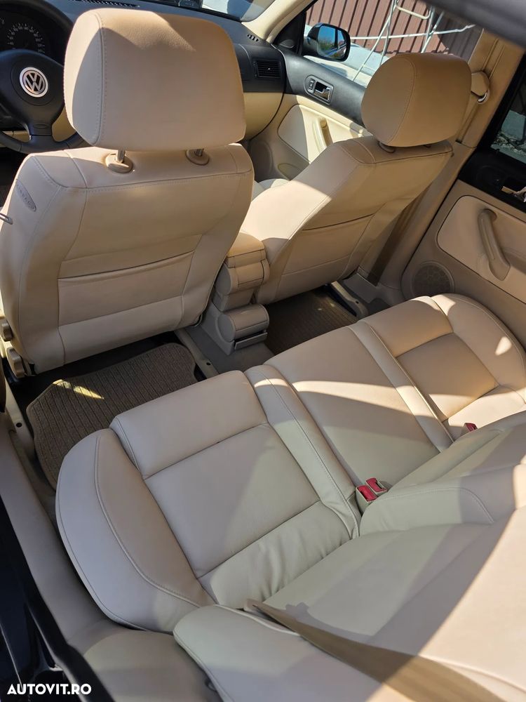 Volkswagen Golf 1.9TDI 4Motion Highline - 8