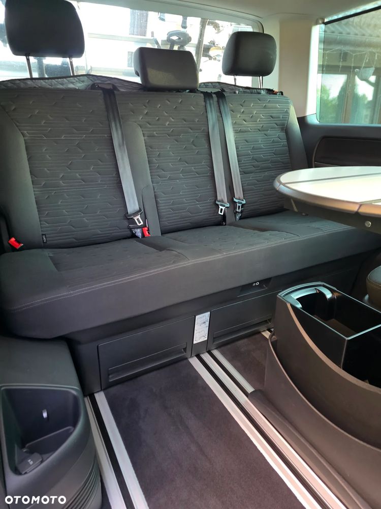 Volkswagen Multivan - 10