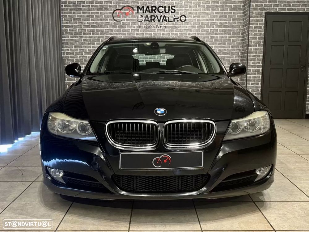 BMW 318 d Touring Navigation Sport - 2