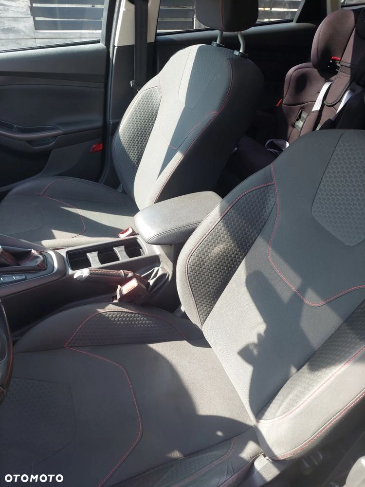 Ford Focus 1.5 EcoBoost STart-Stopp-System ST-LINE - 11