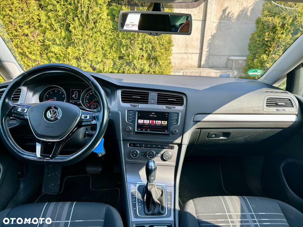 Volkswagen Golf 1.2 TSI BMT Trendline DSG - 12