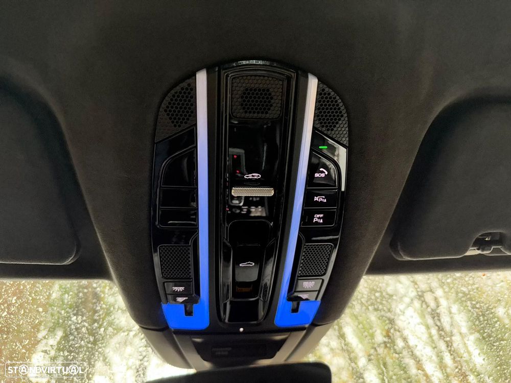 Porsche Cayenne Turbo - 38