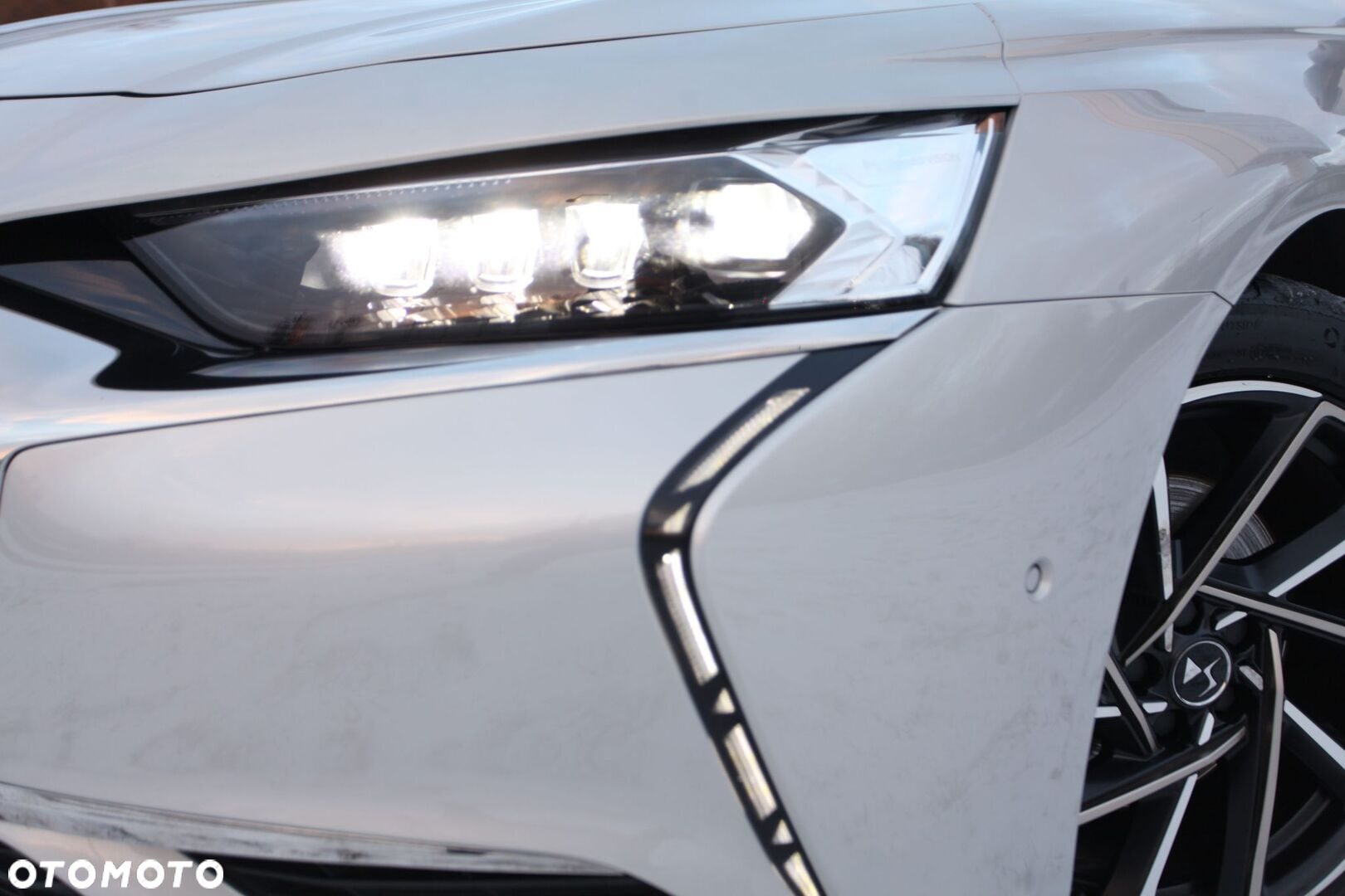 DS Automobiles DS 9 1.6 PureTech Rivoli + - 10