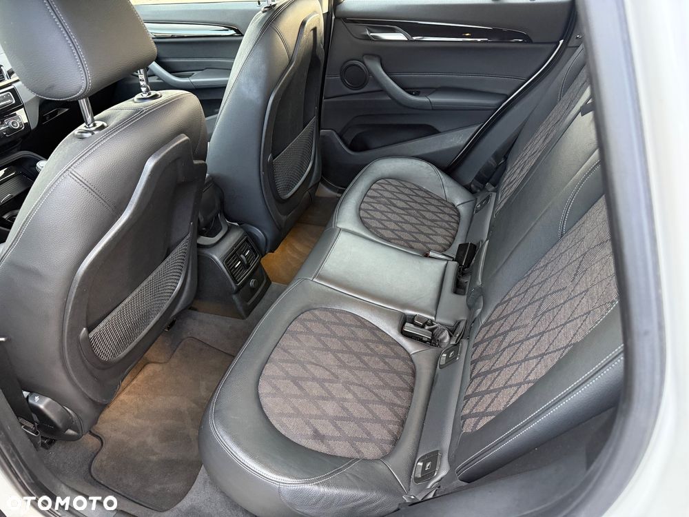 BMW X1 xDrive18d Sport Line - 9