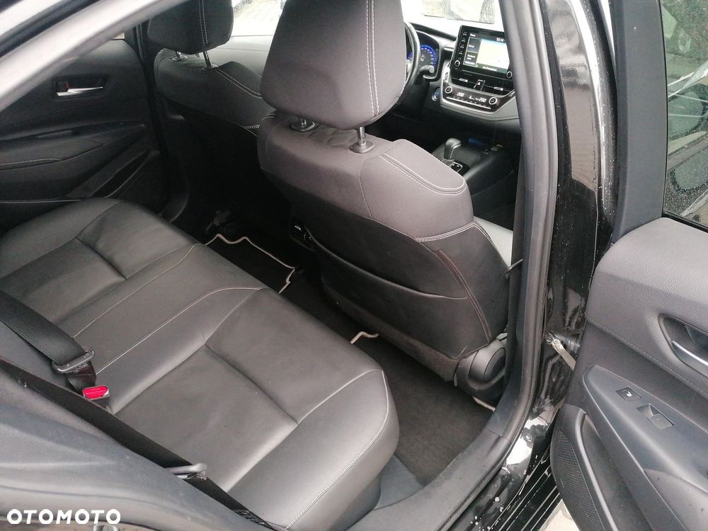 Toyota Corolla 1.8 Hybrid Executive - 11