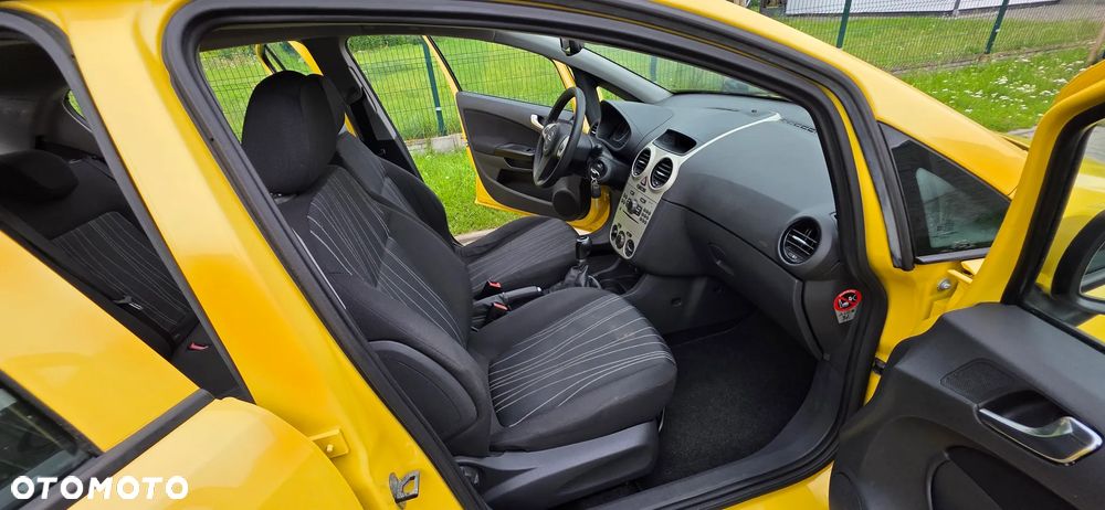 Opel Corsa 1.4 16V Innovation - 16