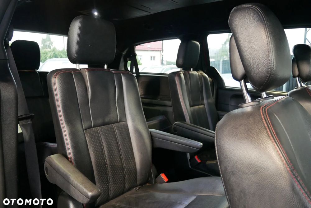 Dodge Grand Caravan - 13