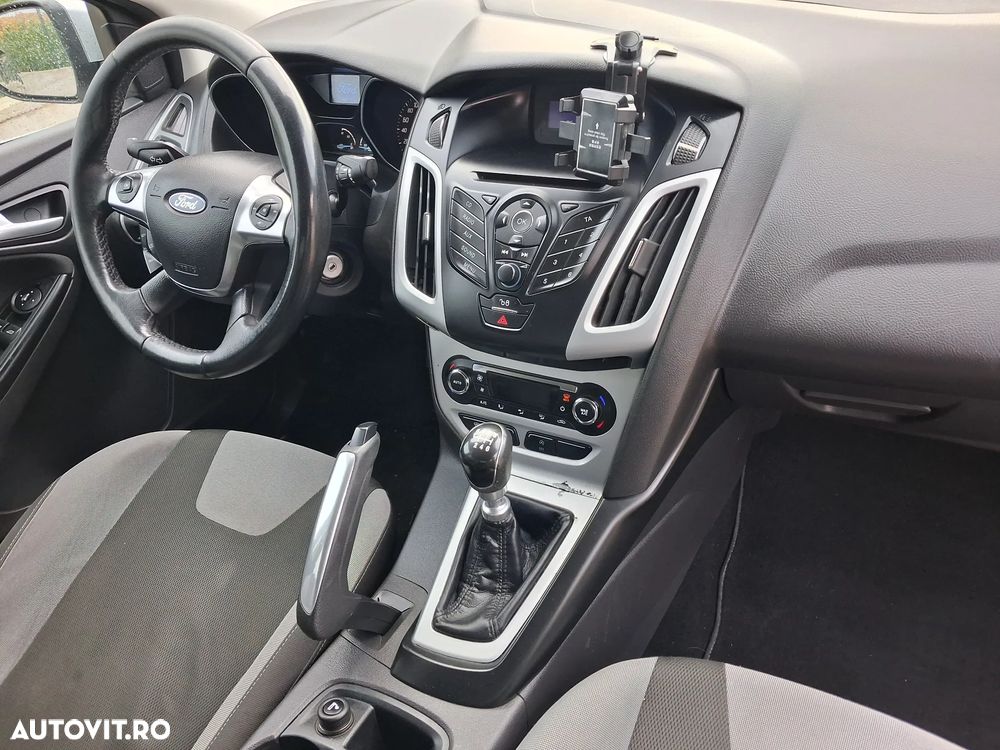 Ford Focus 1.6 Ti-VCT Anniversary - 10