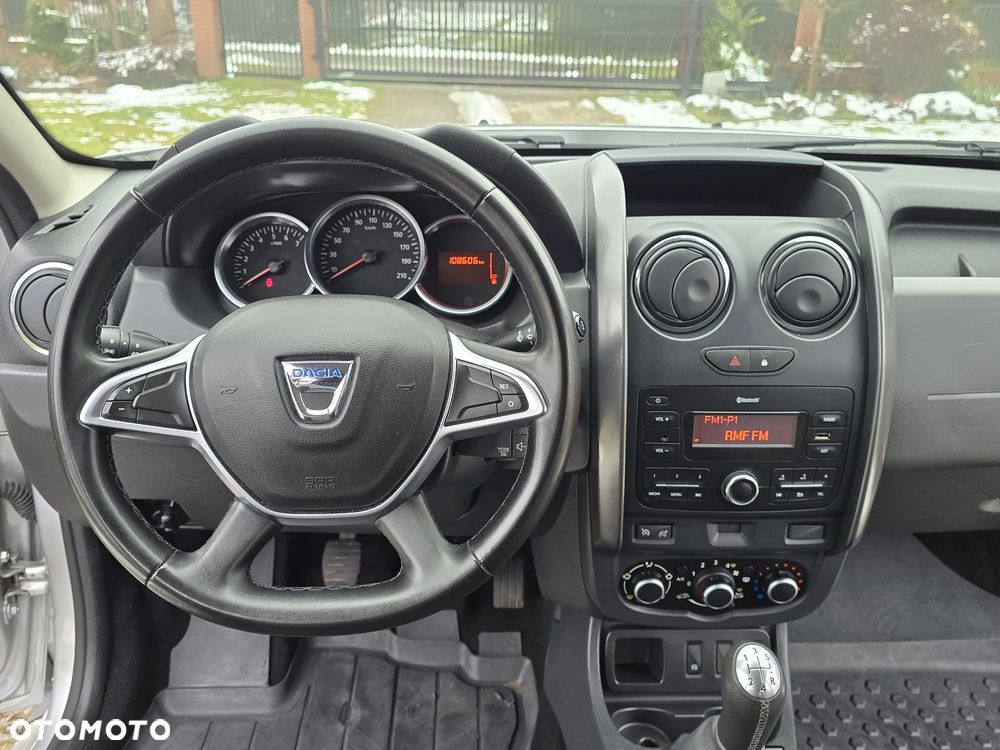 Dacia Duster 1.6 SCe Laureate S&S - 14