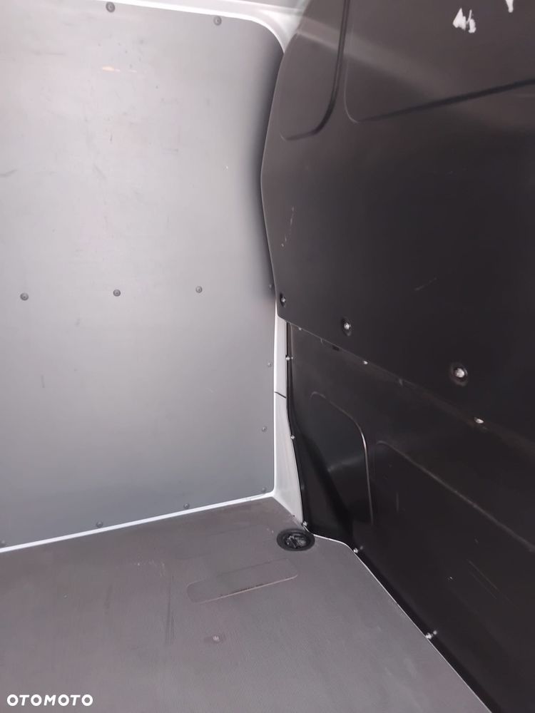 Volkswagen T6.1 - 11