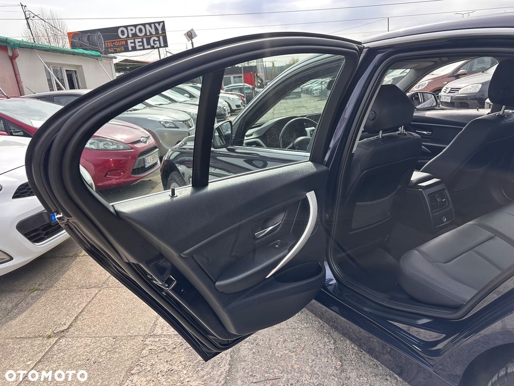 BMW Seria 3 318d Blue Performance Sport Line - 16