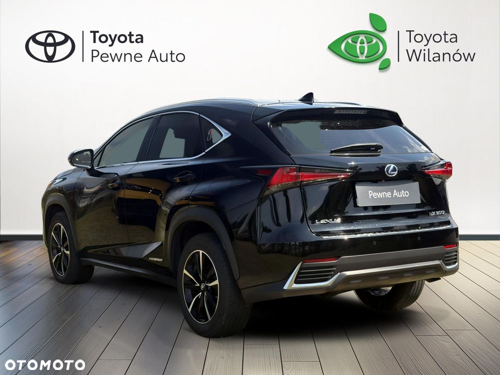 Lexus NX 300h Business Edition AWD - 4