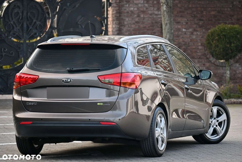 Kia Ceed - 14