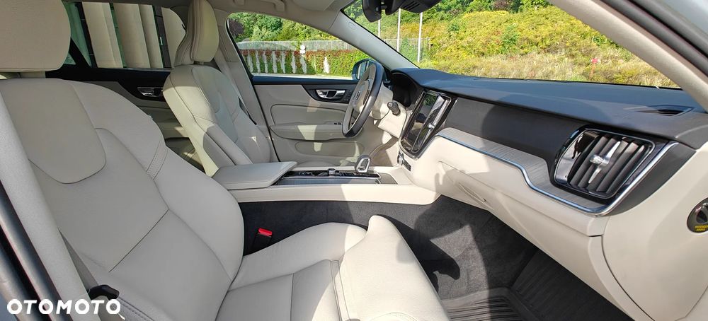 Volvo V60 Cross Country D4 AWD - 11